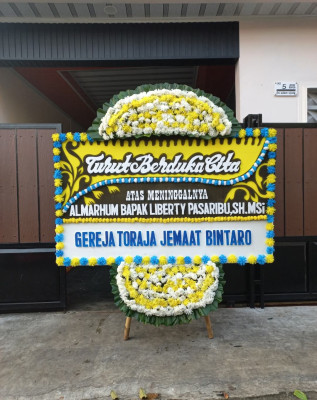 Papan Bunga Duka di Berastagi